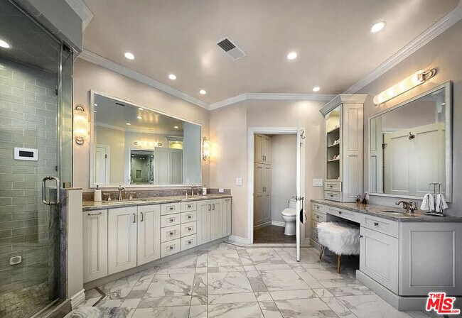 Building Photo - 3690 Crownridge Dr