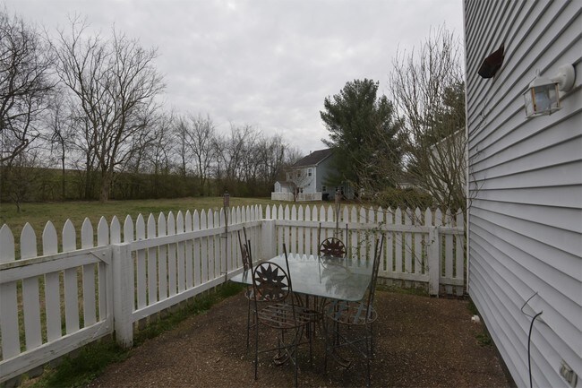 Building Photo - 1268 Carriage Park Dr