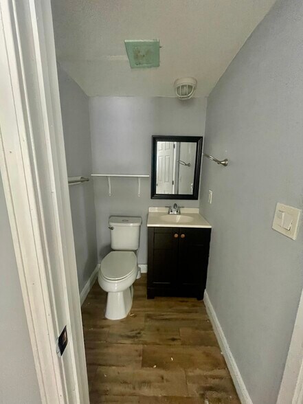 Building Photo - 311 Avanda Ct