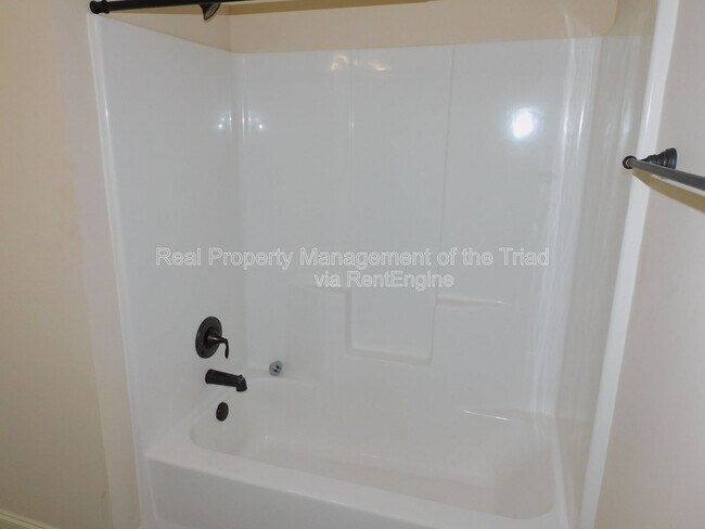 Building Photo - 4517 Gunnersbury Ln