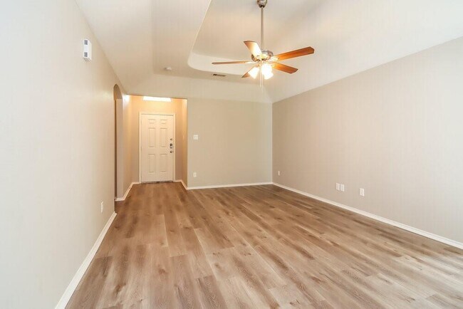 Building Photo - 426 Laurel Sage Dr