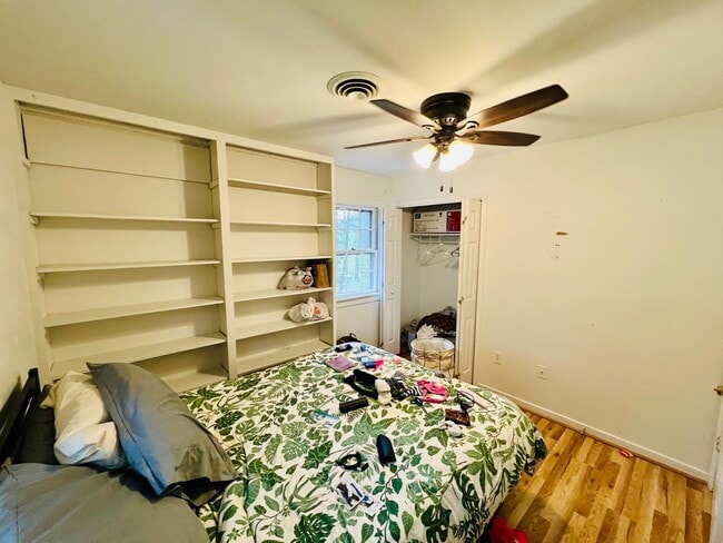 Building Photo - Charming 4-Bedroom Home with Ample Space and Modern Amenities