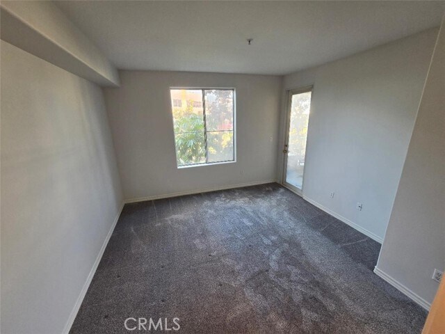 Building Photo - 2253 Martin