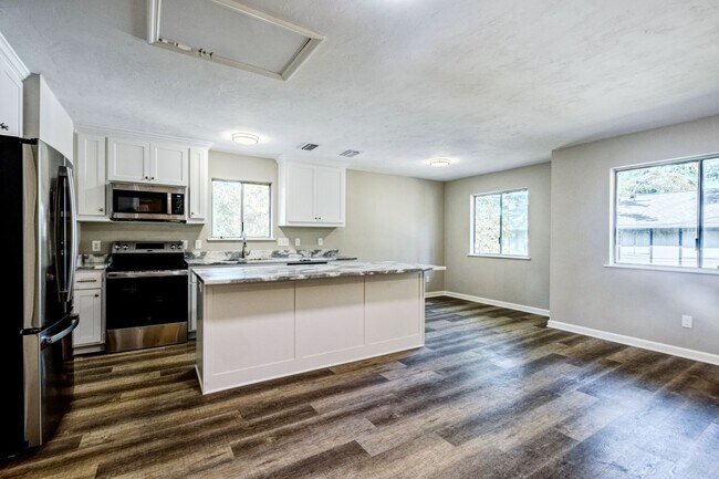 Building Photo - Brand New 2x1! Fully Renovated throughout!...