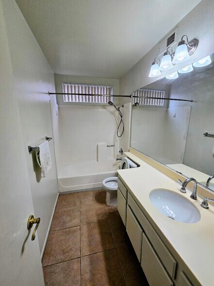 Building Photo - 12445 Salmon River Rd