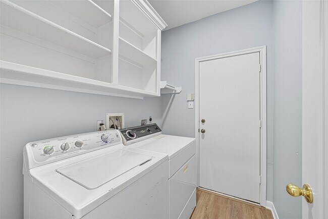 Building Photo - 9431 Tarton Way Ct