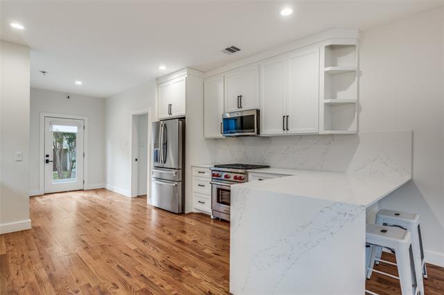 Building Photo - 734 N Montclair Ave