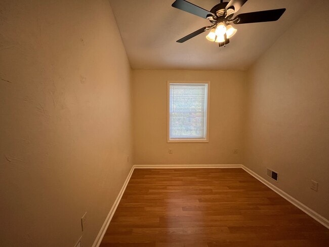 Building Photo - 5117 Cypress St
