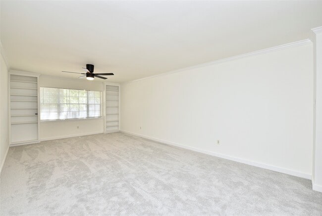 Building Photo - 2600 Bellefontaine