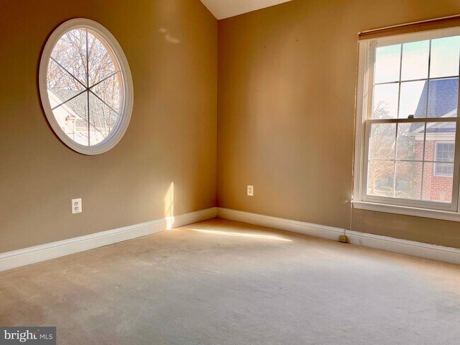Building Photo - 1030 Grand Oak Way