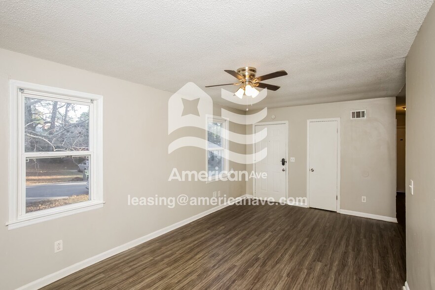 Building Photo - 4815 Barony Dr