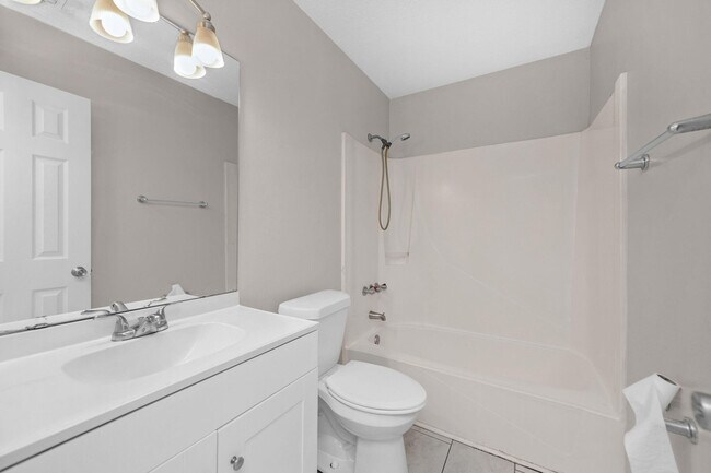 Building Photo - 131 Bayou View Dr