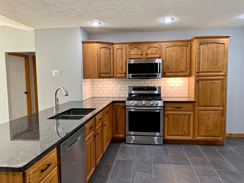 Building Photo - 1209 W. Aspen Ct.