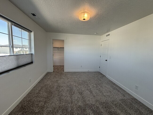 Building Photo - 6086 W Esker Terrace Ln
