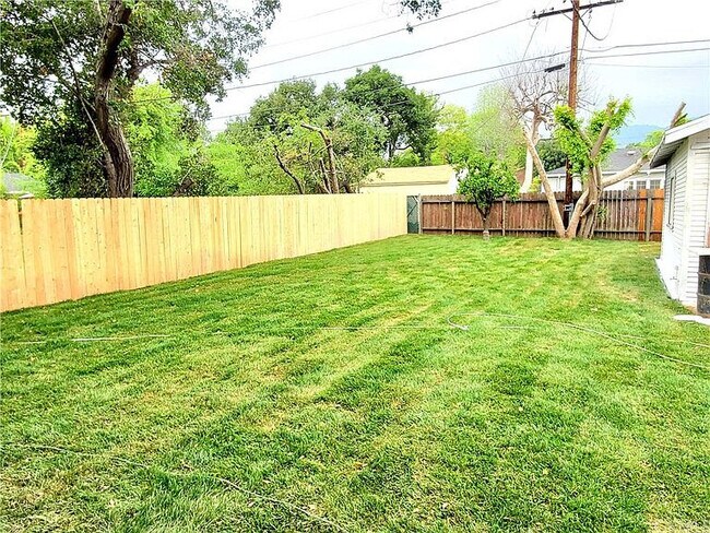 Building Photo - 2935 La Tierra St