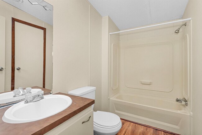 Building Photo - 11261 Rose Rd