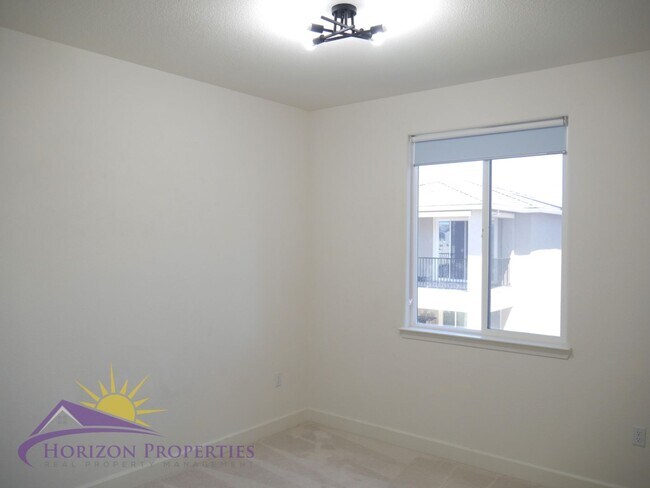 Building Photo - Modern Two-story 4 Bed 3.5 Bath 2,786 sqft...