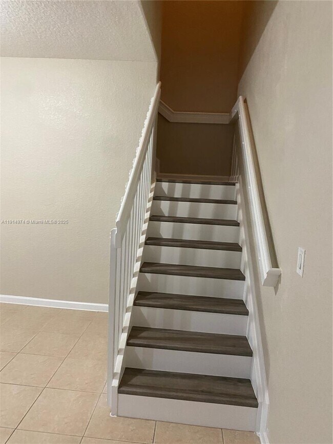 Building Photo - 8395 SW 29th St