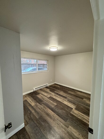 Building Photo - 1215 Queen Anne Ave N