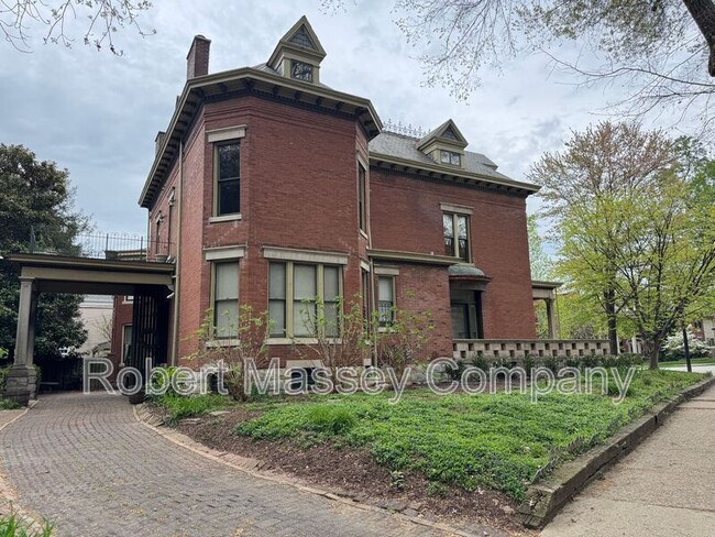 Primary Photo - 2101 Cherokee Pkwy