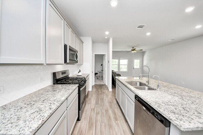 Building Photo - 68 Valiant Ridge Trail