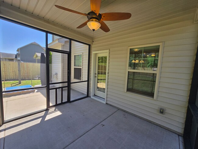 Building Photo - New Listing!!