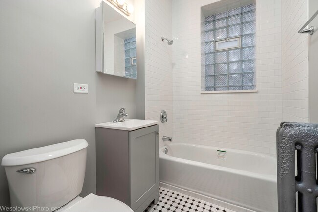Building Photo - 1169 E 54th St