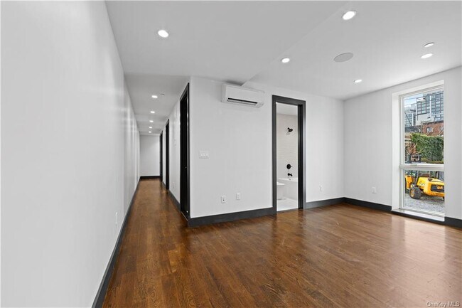 Building Photo - 304 Water St