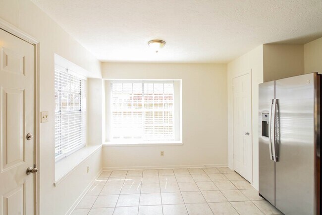 Building Photo - 4409 Spoonbill Dr