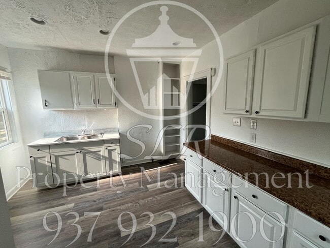 Building Photo - 1126-1128 Vernon Dr