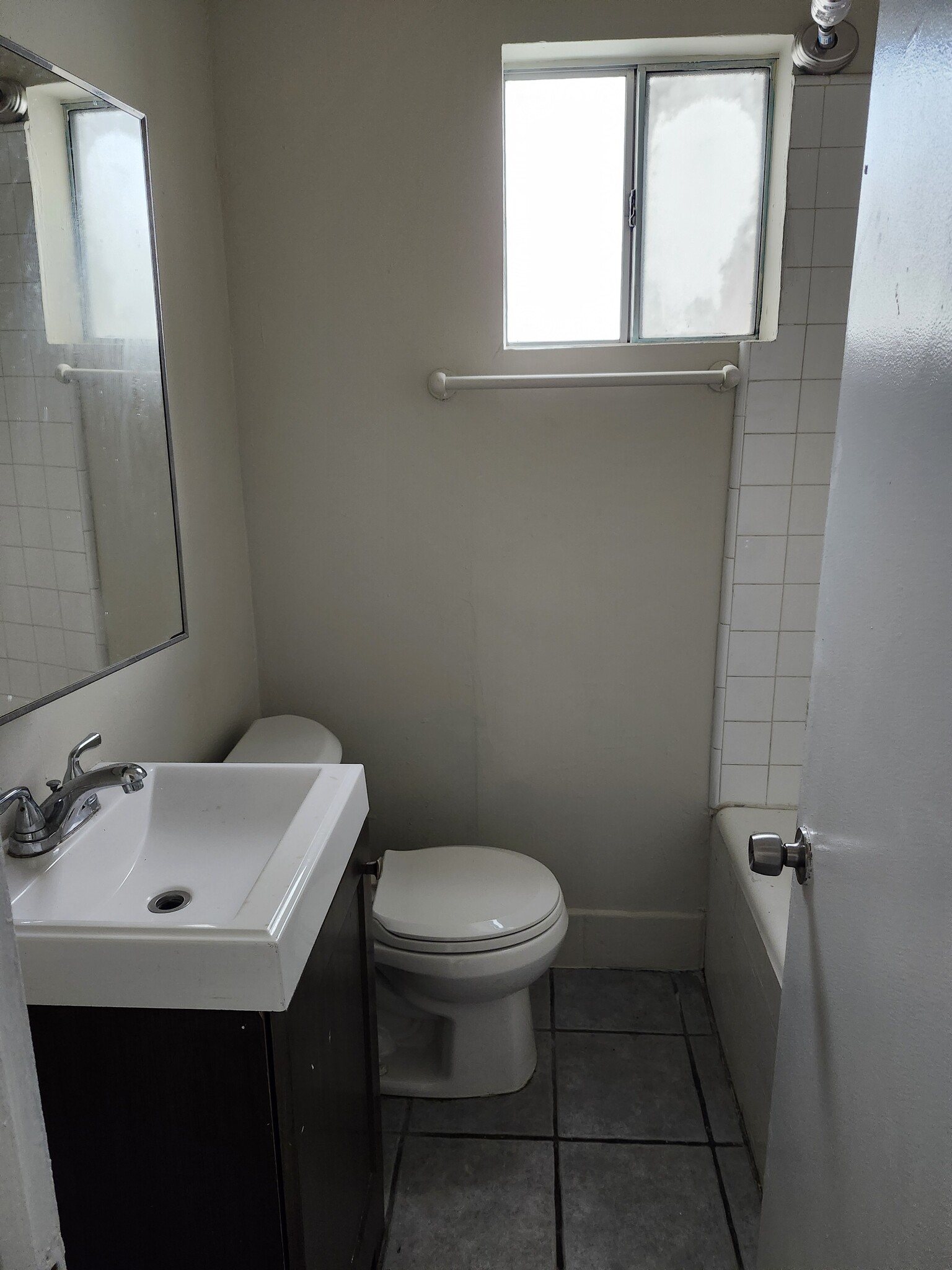 BATHROOM - 448 S Lake St