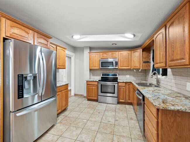 Building Photo - 3340 S Terrace View Dr