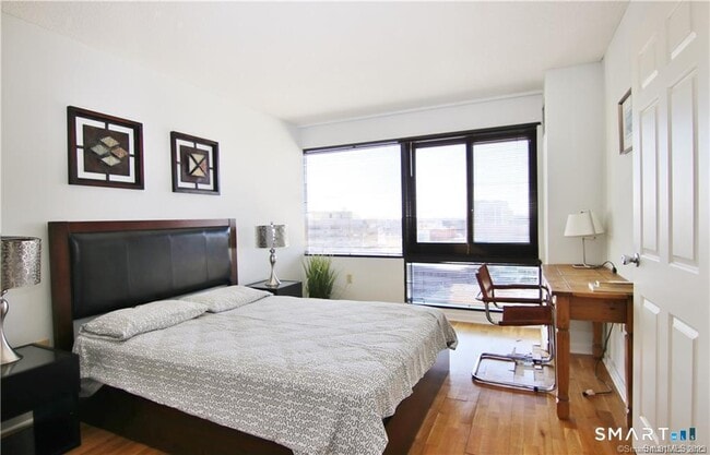 Building Photo - 127 Greyrock Pl