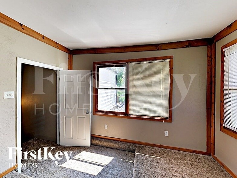 Building Photo - 2365 Grants Pkwy