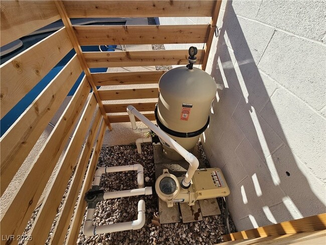 Building Photo - 6764 Groveview Ln