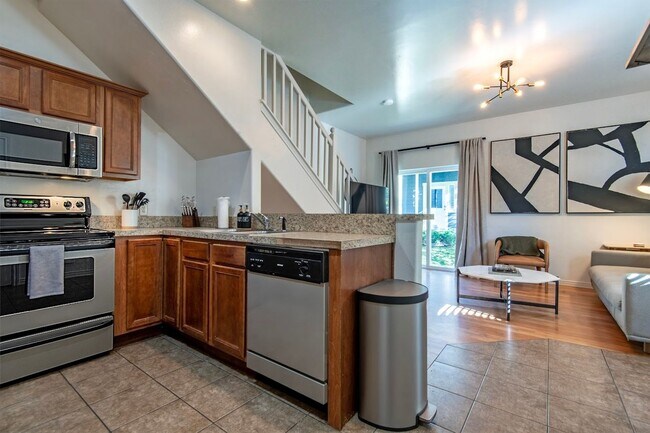 Building Photo - Fully Furnished 2 BR Townhouse in Driggs with Attached Garage