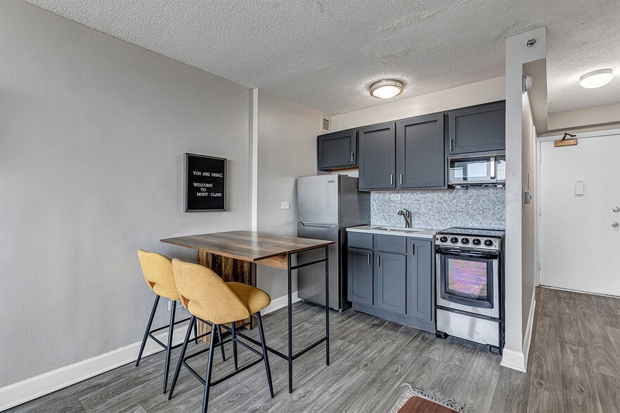 Mont Clare 7171 W Gunnison St Harwood Heights IL 60706 Apartment Finder