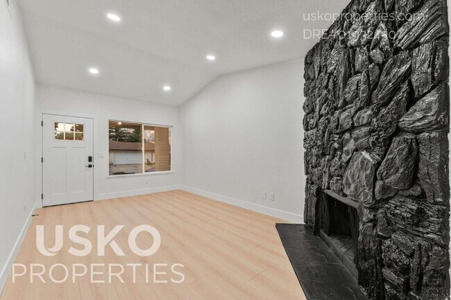 Building Photo - 5012 Lorijo Way