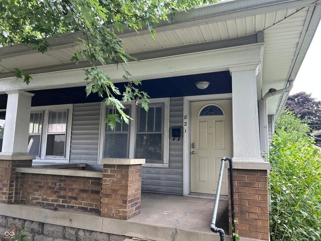 Primary Photo - 821 N Bradley Ave
