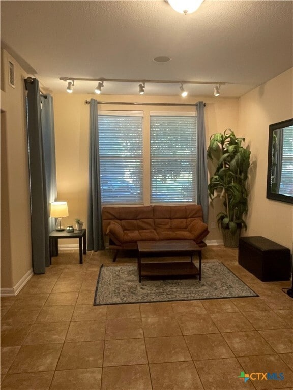 Building Photo - 421 Shadow Point