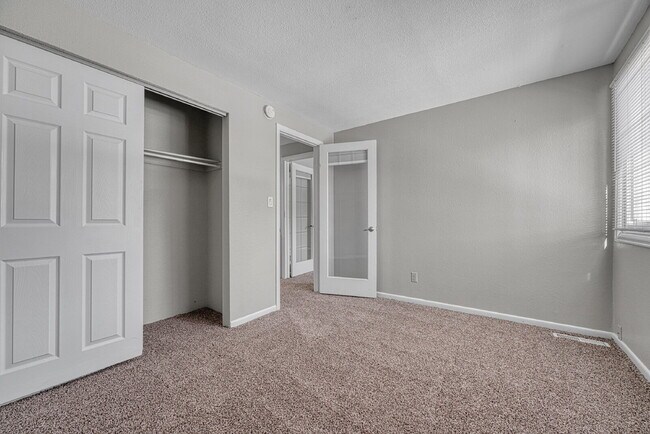 Building Photo - $2,535.95  - $300 OFF First Month's Rent - 4 Bedrooms, 2.5 Bathrooms, Single Family Home in Auror...