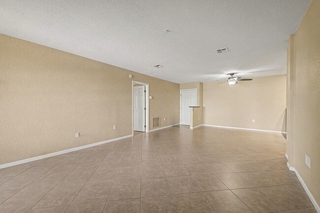 Building Photo - 4200 N Miller Rd