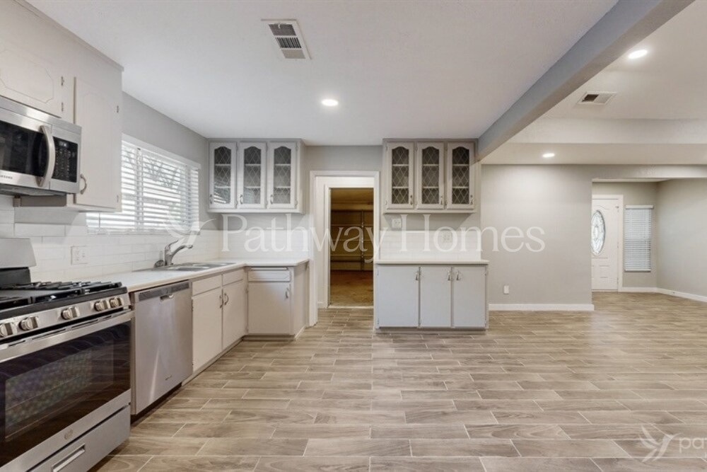 Building Photo - 3914 Winston Dr