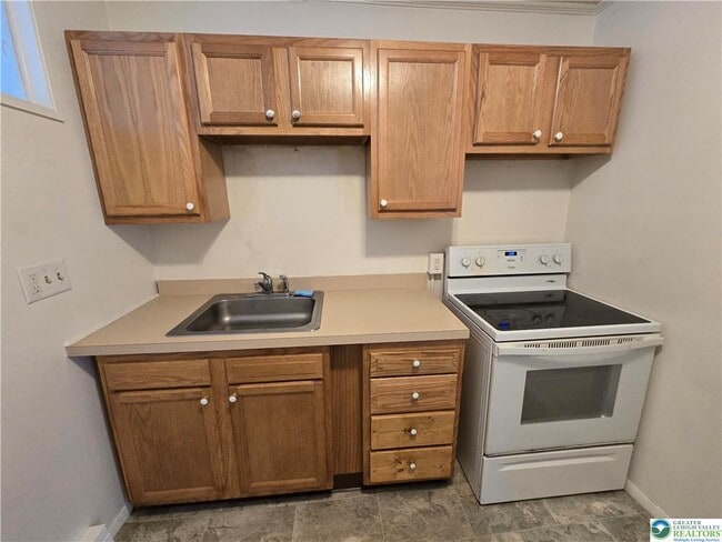 Building Photo - 836 Wyandotte St