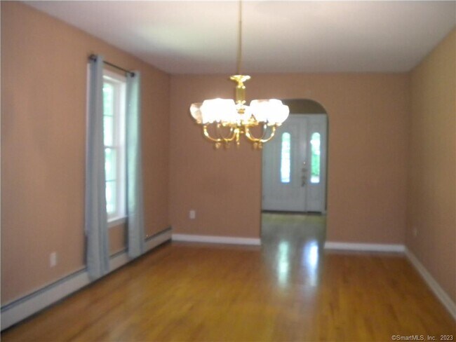 Building Photo - 212 E Rutland Rd