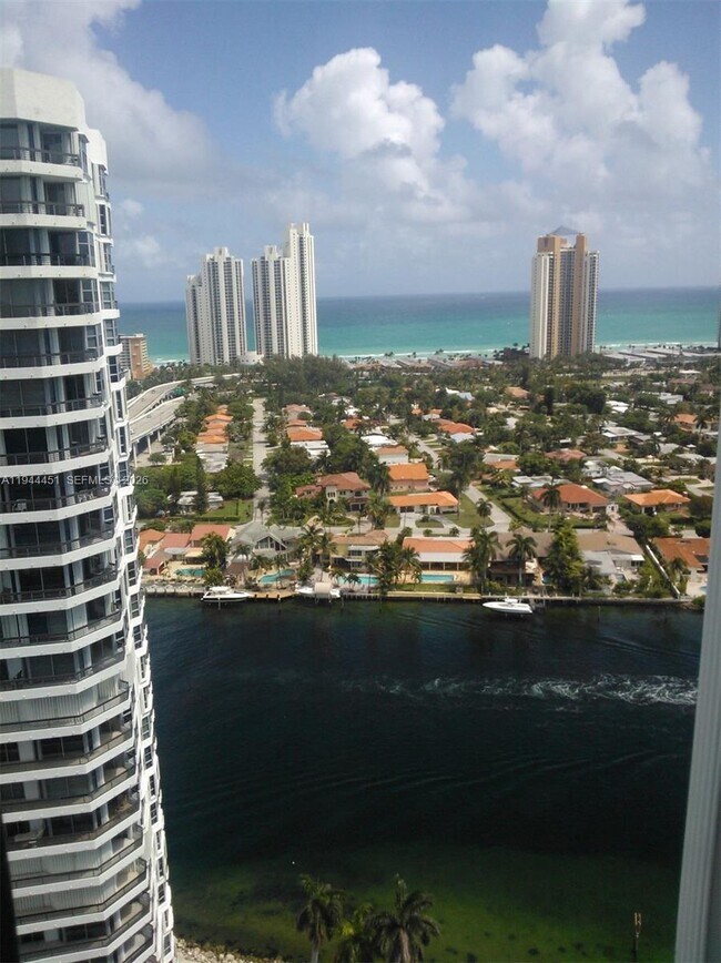 Building Photo - 19101 NE 36th Pl