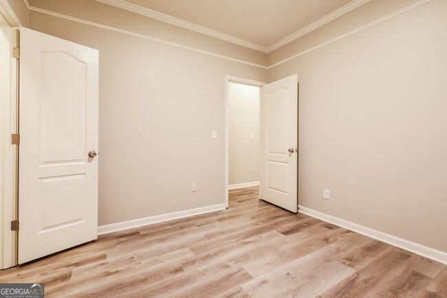 Building Photo - 12 Sleepy Hollow Ct