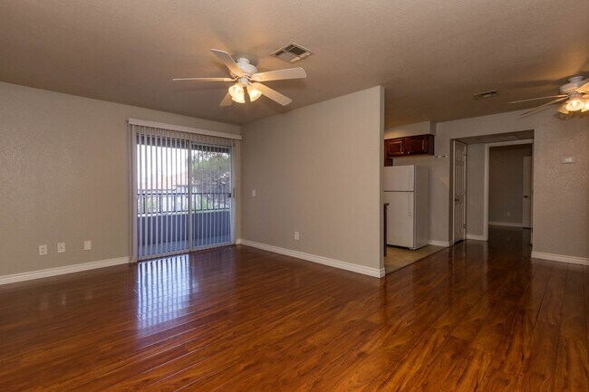 Building Photo - For Rent – 1 Bed, 1 Bath Condo Near Durang...