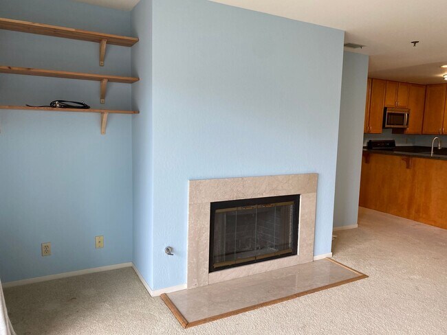 Building Photo - EPIC REA: Condo w/Parking & Community Pool close to BART & schools