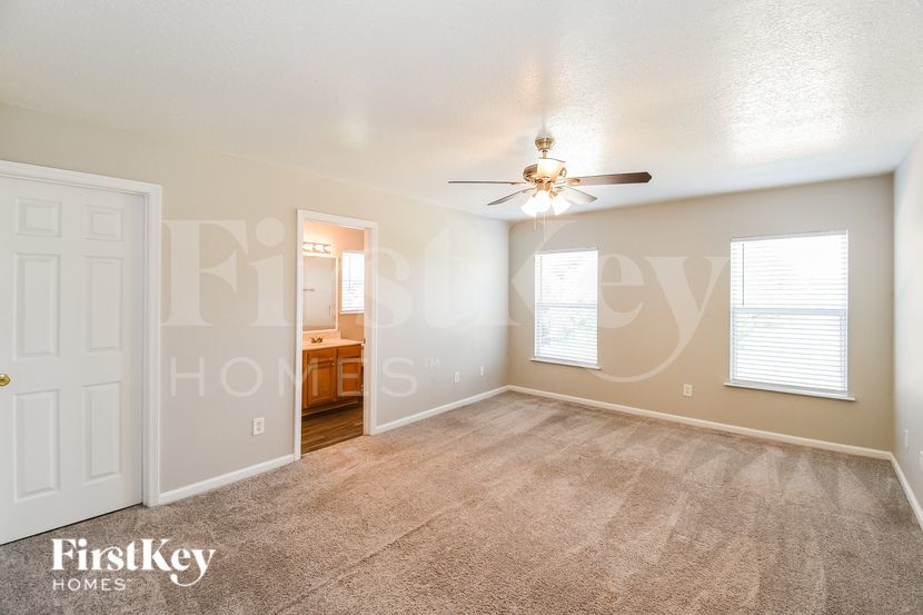 Building Photo - 2163 Fresco Dr